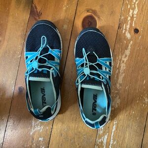 Teva water / hiking shoe